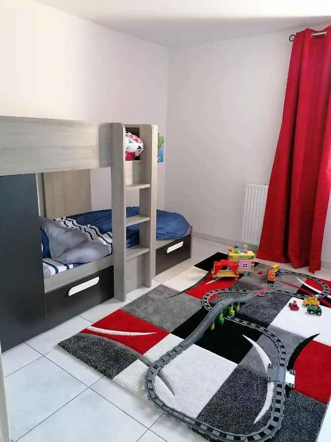 Bel Appartement Avec Terrasse - Plage De Carro A Pied Martigues 0*,  France