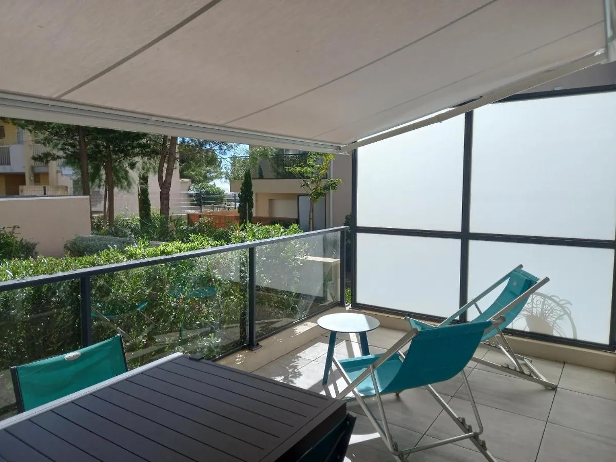 Bel Appartement Avec Terrasse - Plage De Carro A Pied Martigues 0*,